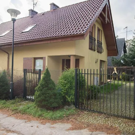 Semesterbostad Dom Koral Poddąbie