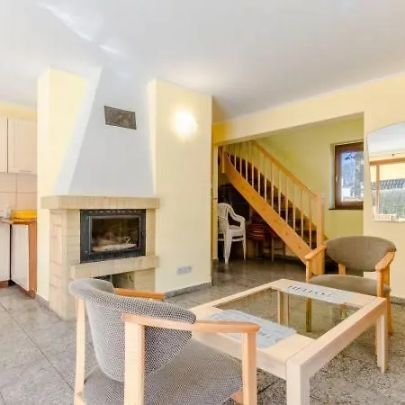 Dom Koral * Poddąbie