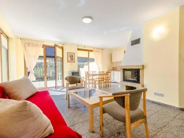 Dom Koral * Poddąbie